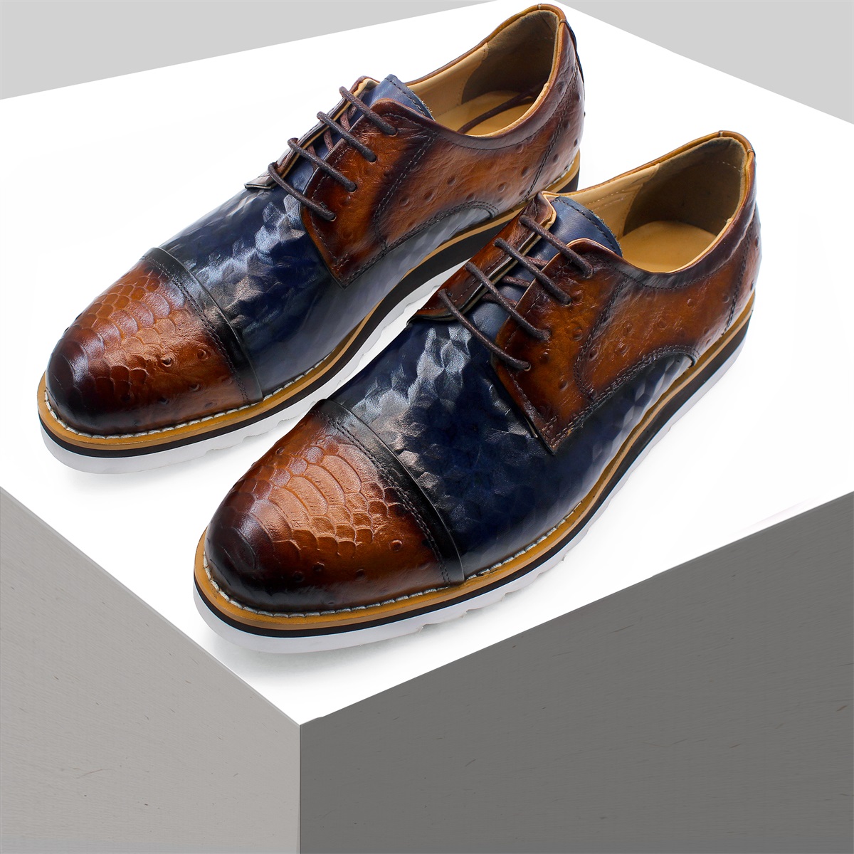 Luxury Men's Genuine Leather D - огляд і ціна Men Formal Wear With Sneakers
